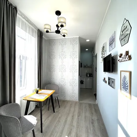 Romantic Apartment In The Сity Сenter Lviv Exterior photo